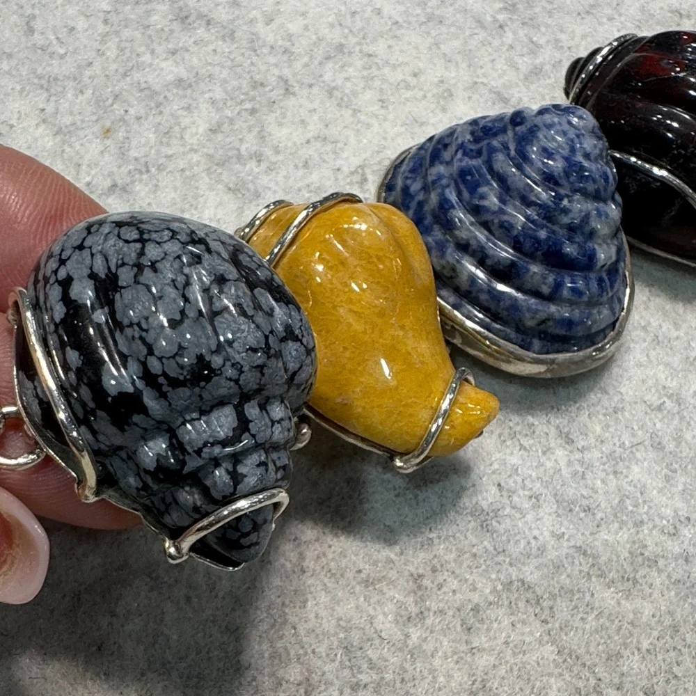 Multicolor Shell Bracelet - Picture 3 of 3